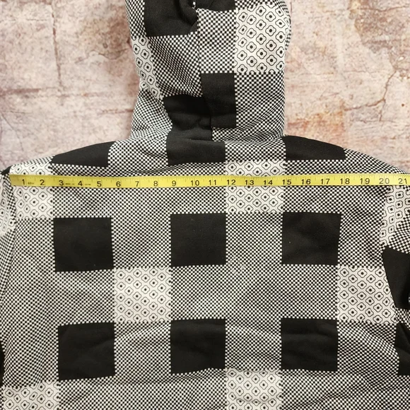 Large Black and White Checkered Full Zip Lined Hoodie - Picture 10 of 13